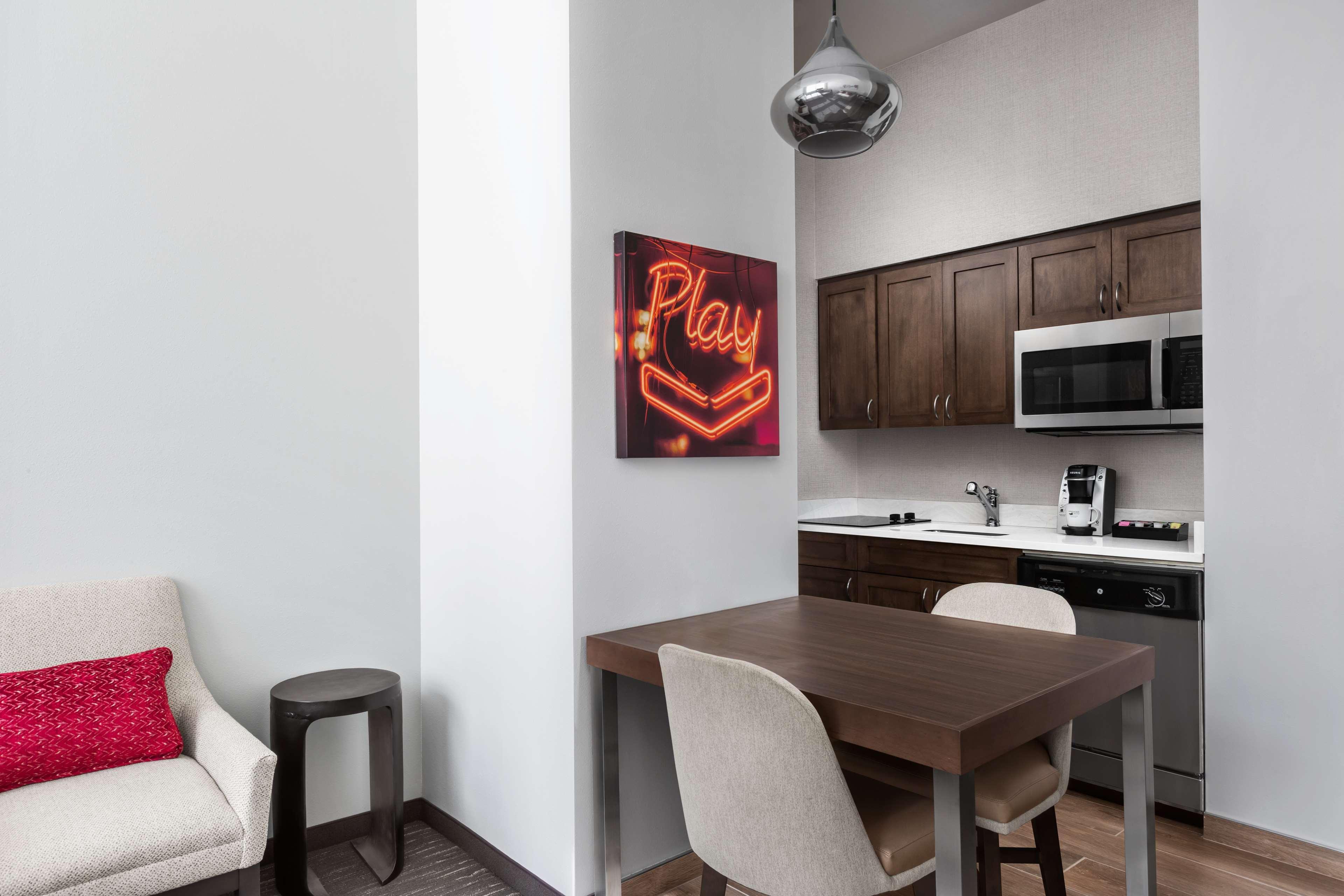Homewood Suites By Hilton Nashville Downtown Екстериор снимка