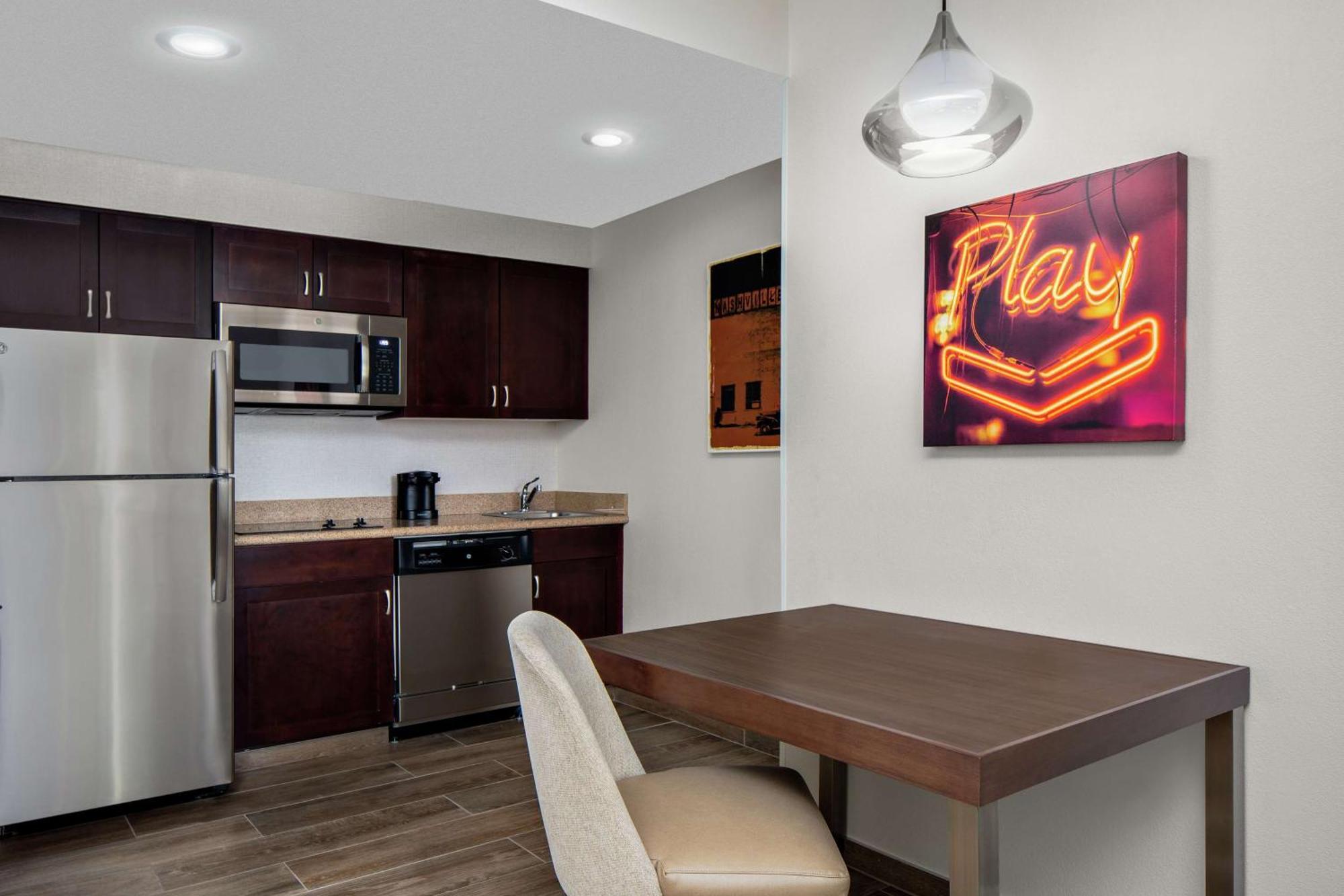 Homewood Suites By Hilton Nashville Downtown Екстериор снимка
