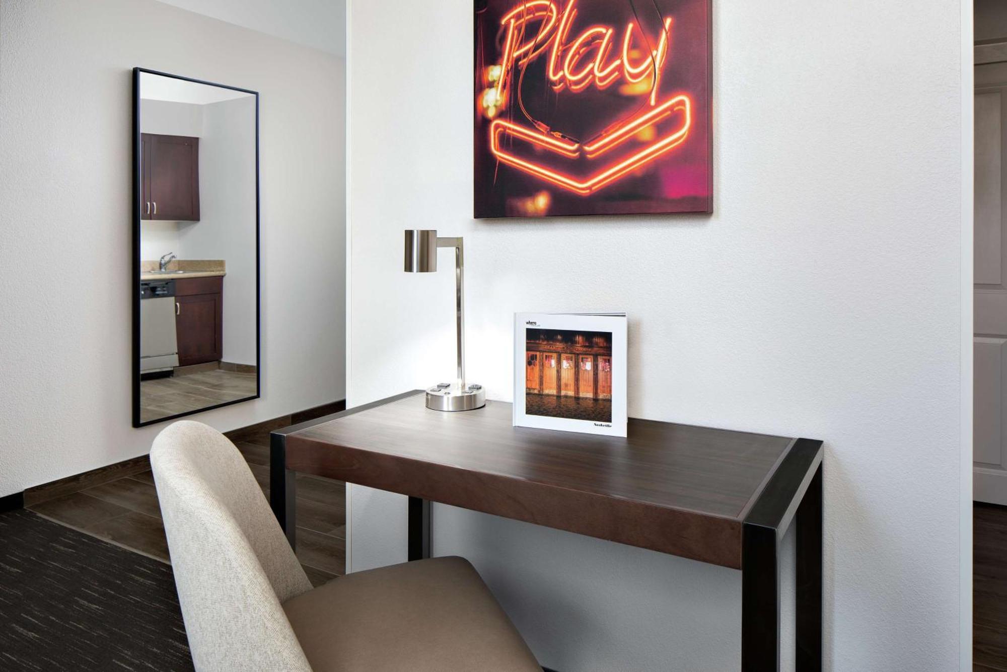 Homewood Suites By Hilton Nashville Downtown Екстериор снимка