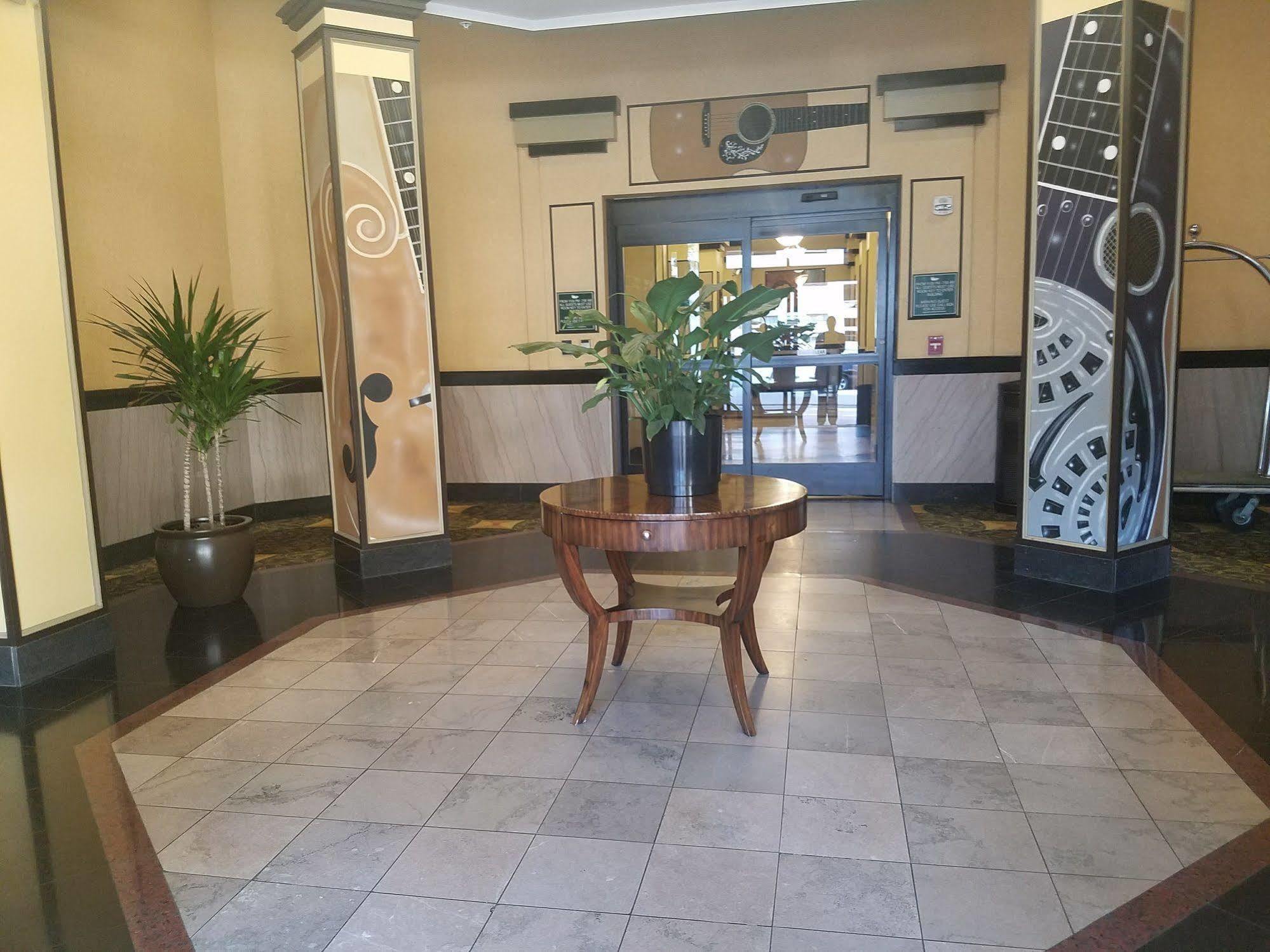 Homewood Suites By Hilton Nashville Downtown Екстериор снимка